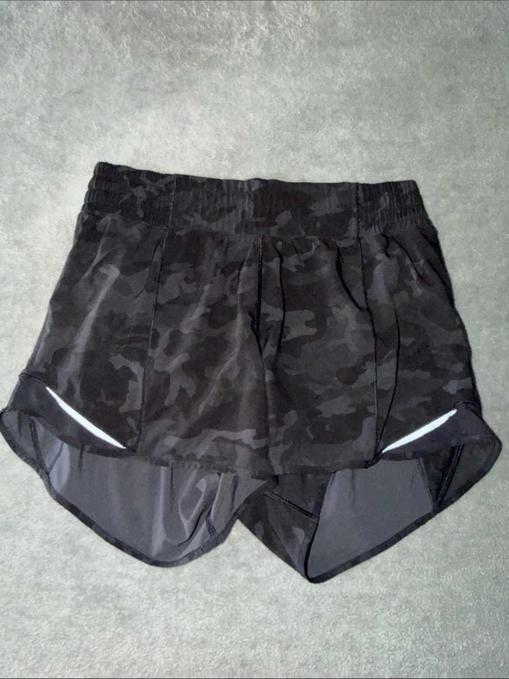 lululemon athletica HOTTY HOT short long 4” black camo Athletic Shorts